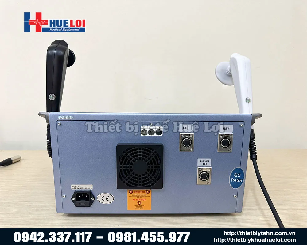 Mạt sau của máy TECAR trị liệu